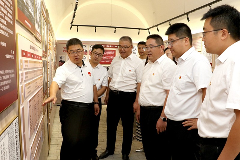 1.延安大学化工学院领导班子赴延安自然科学院调研学习.jpg